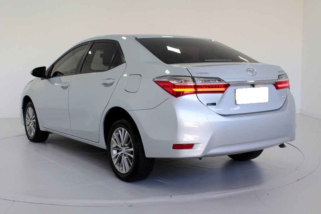 TOYOTA COROLLA 1.8 GLI UPPER FLEX 4P AUTOMÁTICO CVT 7M – 2019 – PRATA