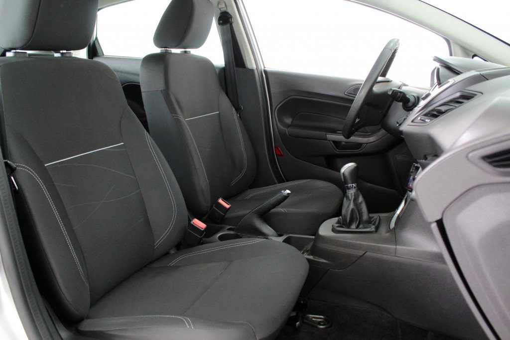 FORD NEW FIESTA 1.6 SE FLEX 4P MANUAL – 2017 – PRATA