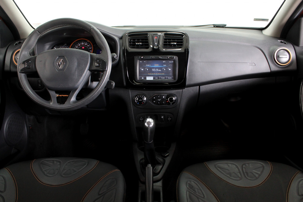 RENAULT SANDERO STEPWAY 1.6 FLEX 4P MANUAL – 2015 – LARANJA