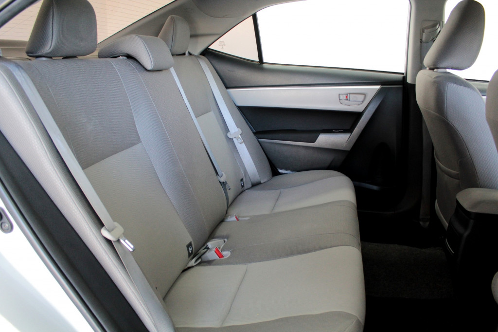 TOYOTA COROLLA 1.8 GLI UPPER FLEX 4P AUTOMÁTICO CVT 7M – 2019 – PRATA