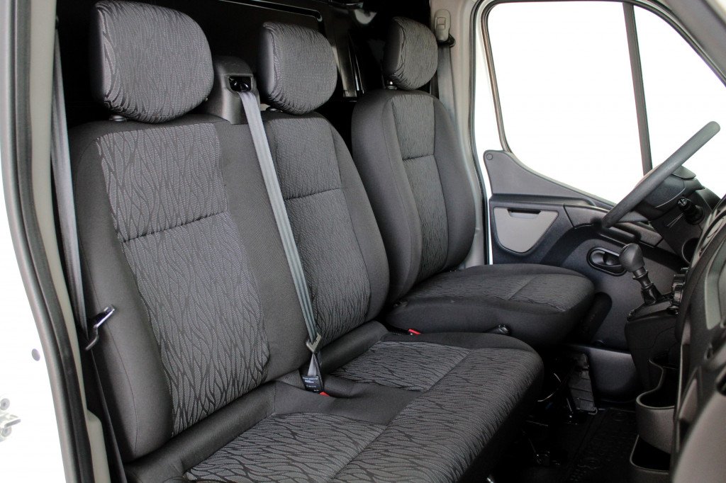 RENAULT MASTER 2.3 TURBO DIESEL FURGÃO 3P MANUAL 6M – 2020 – BRANCO