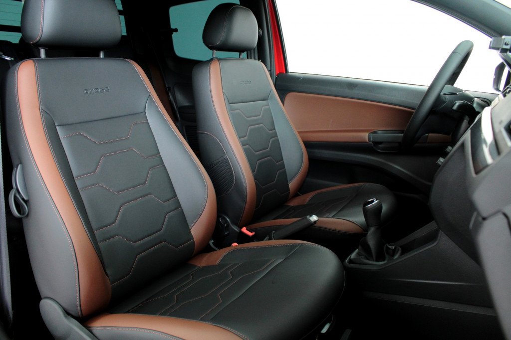 VOLKSWAGEN SAVEIRO 1.6 CROSS CD FLEX 2P MANUAL – 2022 – VERMELHO **0 KM**