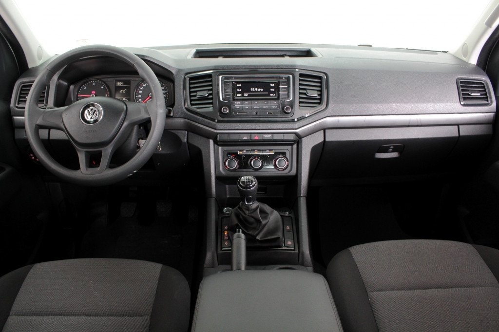 VOLKSWAGEN AMAROK 2.0 S 4X4 CD TURBO DIESEL 4P MANUAL 6M – 2018 – BRANCO